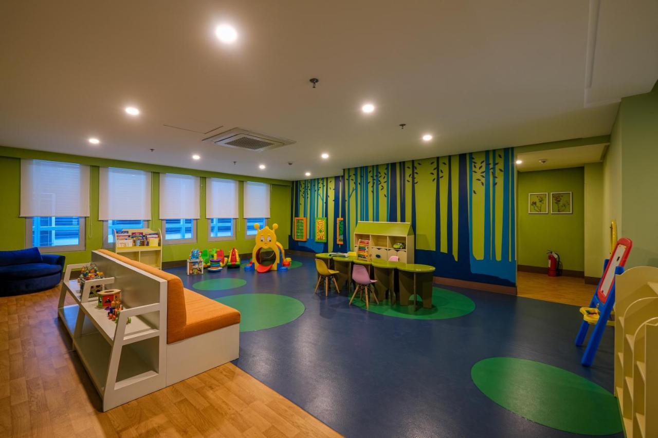 タギッグ Modern 1Br In Uptown Bgcアパートホテル エクステリア 写真